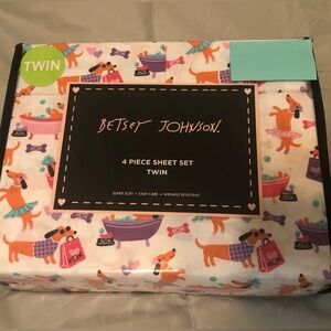Betsey Johnson Cute Dachshund Print TWIN Bedsheet 6 Piece Set NWT